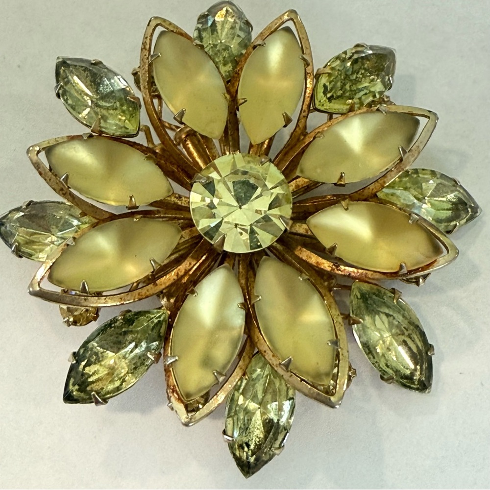 Vintage Frosted Rhinestone Green Floral Statement Brooch Gold Tone Flower Spring - Picture 5 of 13